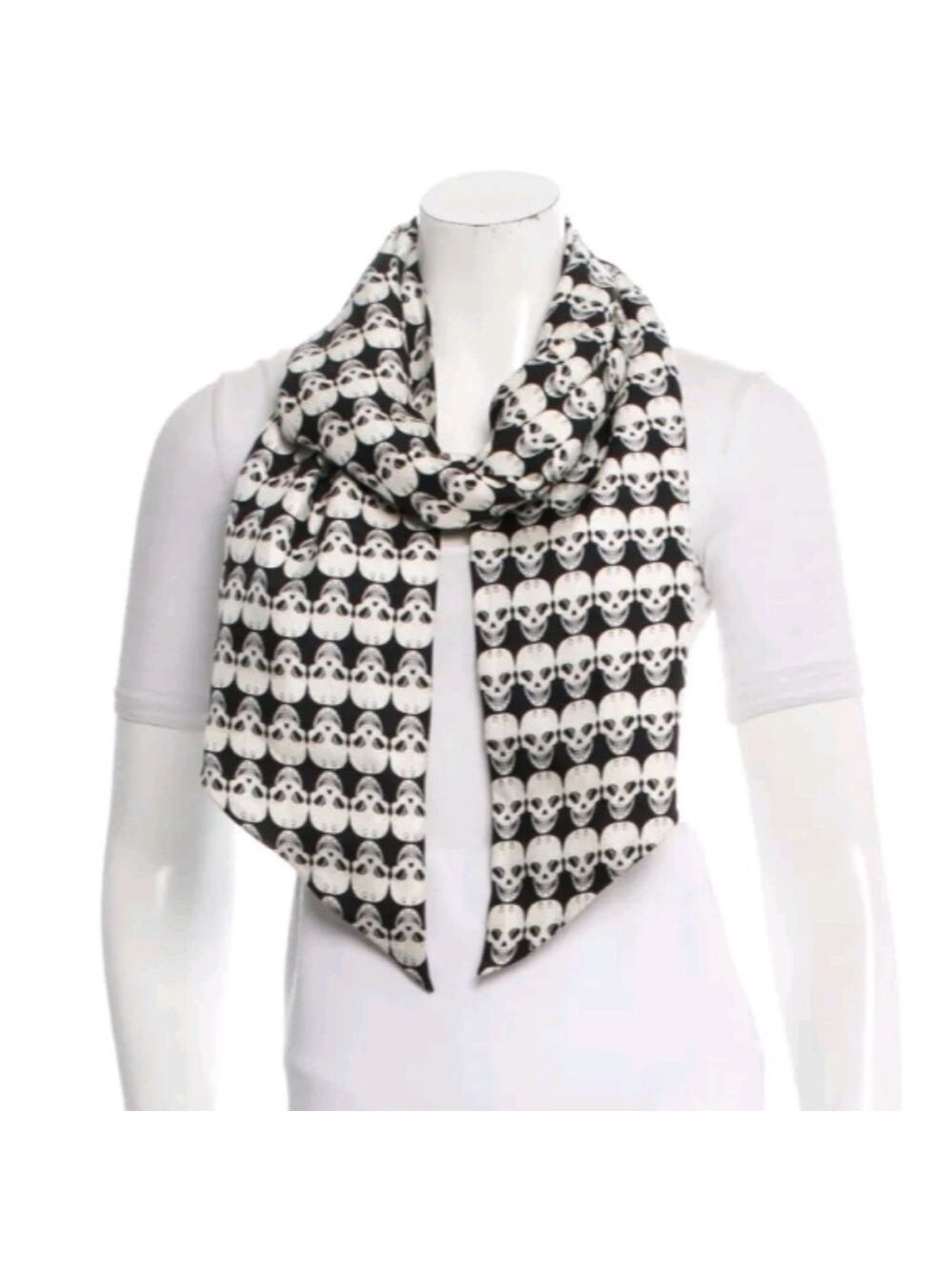 #4 THOMAS WYLDE Black & White Silk Skull Print Scarf